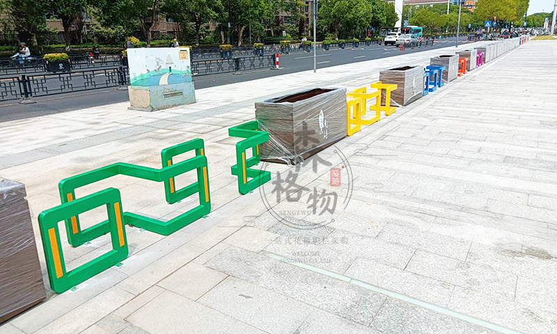 公園廣場(chǎng)人車(chē)分流隔離車(chē)擋護(hù)欄解決方案