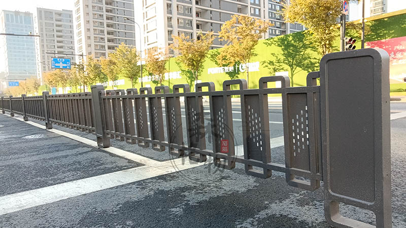 不銹鋼道路護(hù)欄