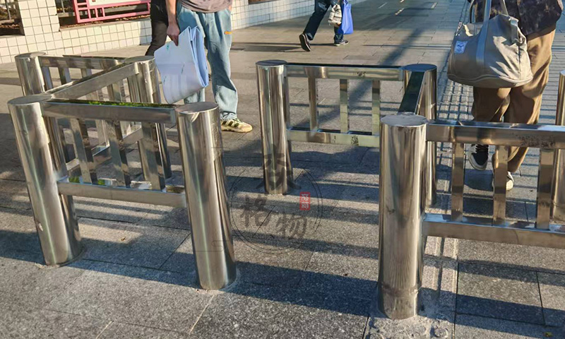 商業(yè)街車擋人車分流護欄