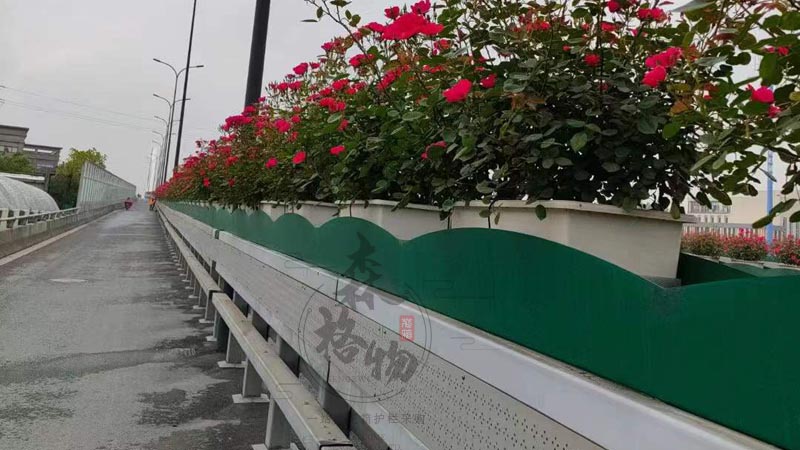 市政橋梁護(hù)欄花箱案例